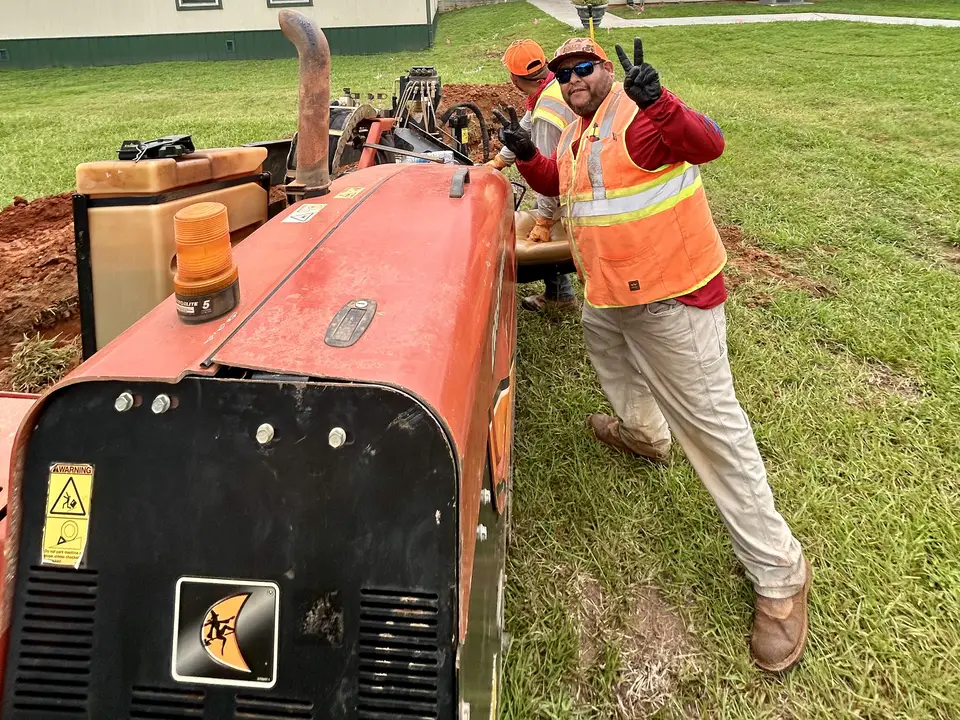 Sloan Underground operator on the Ditch Witch JT5 at a Spartanburg County, SC commercial site
